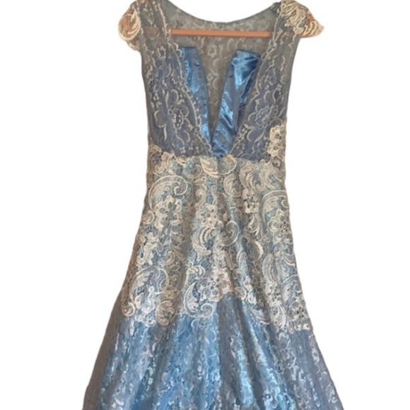 Maxi Gown Backless Light Blue Sz S Illusion Neckline Light Blue Lace Maxi Dress - Picture 7 of 10